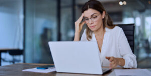 Consultar débitos fiscais CNPJ toma muito tempo do seu time? Descubra a solução