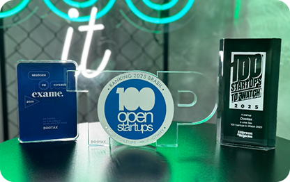 Troféus e certificados de reconhecimento da Dootax por inovação e destaque em startups brasileiras de 2025, com foco em soluções fiscais e tributárias para empresas.